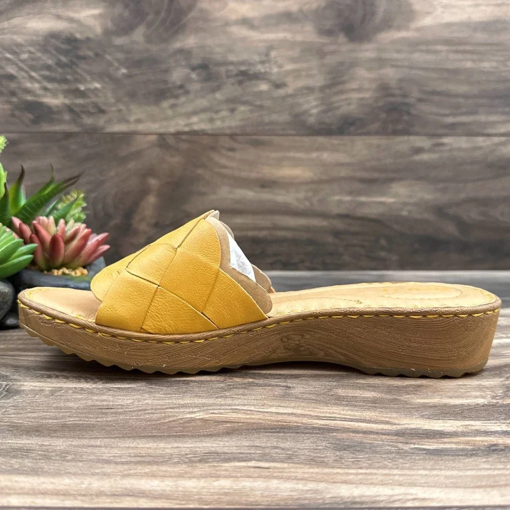 NIB Born Aleah 9M 40.5 Yellow Leather Slide Sandals - Picture 5 of 10